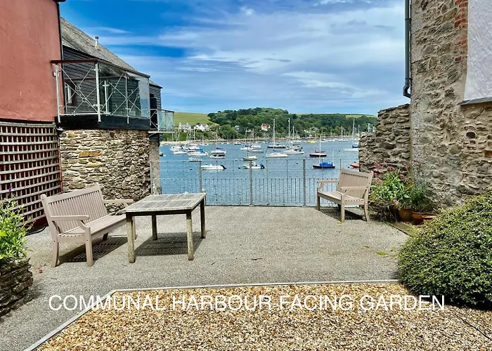 4 Bedroom Cottage With Panoramic Harbour Views