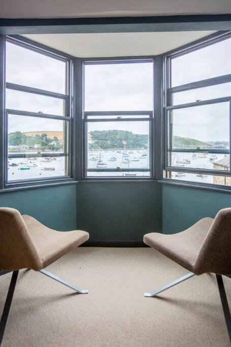 Holiday home 4 Bedroom With Panoramic Harbour Views *