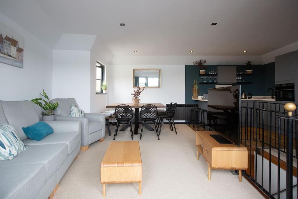 4 Bedroom With Panoramic Harbour Views Holiday home *