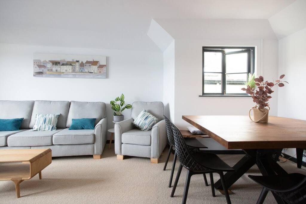 Holiday home 4 Bedroom With Panoramic Harbour Views