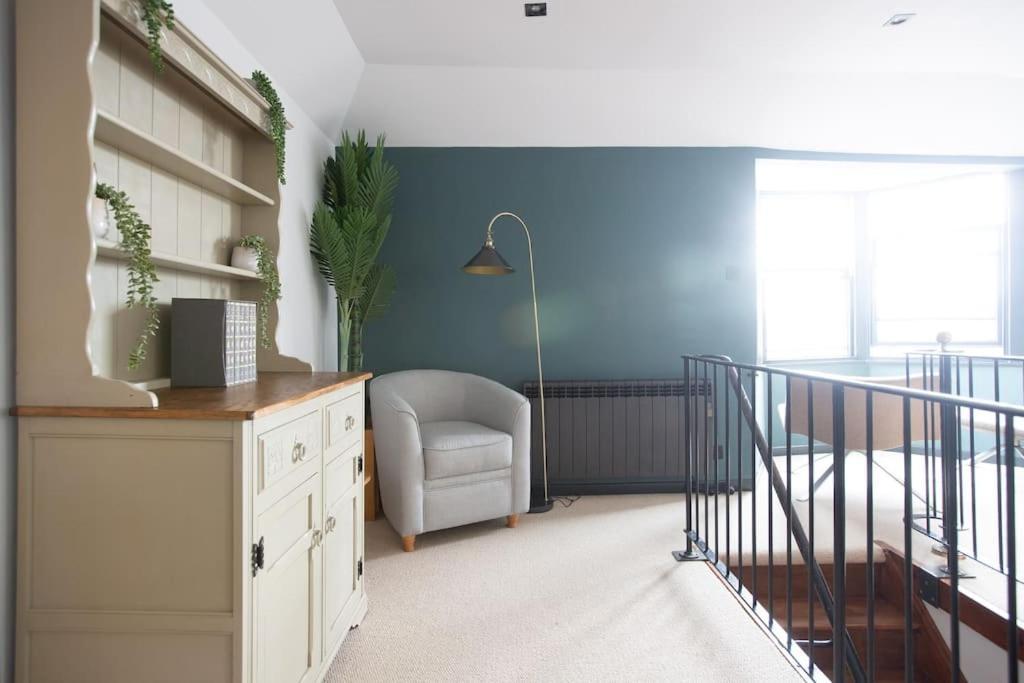 4 Bedroom With Panoramic Harbour Views * Falmouth