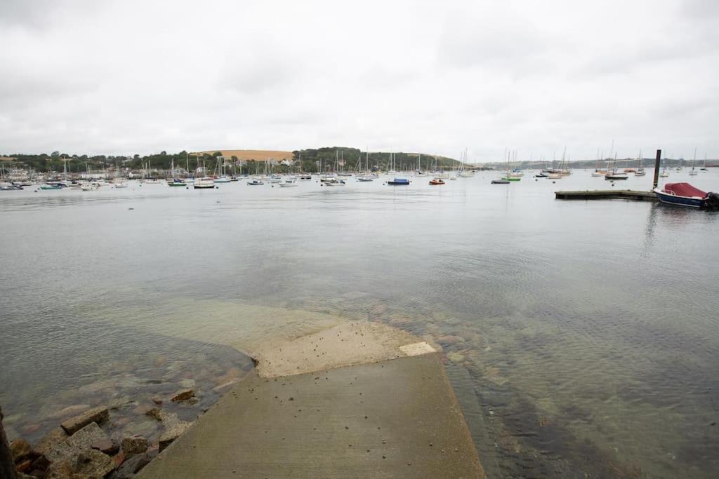 Hébergement de vacances 4 Bedroom With Panoramic Harbour Views *